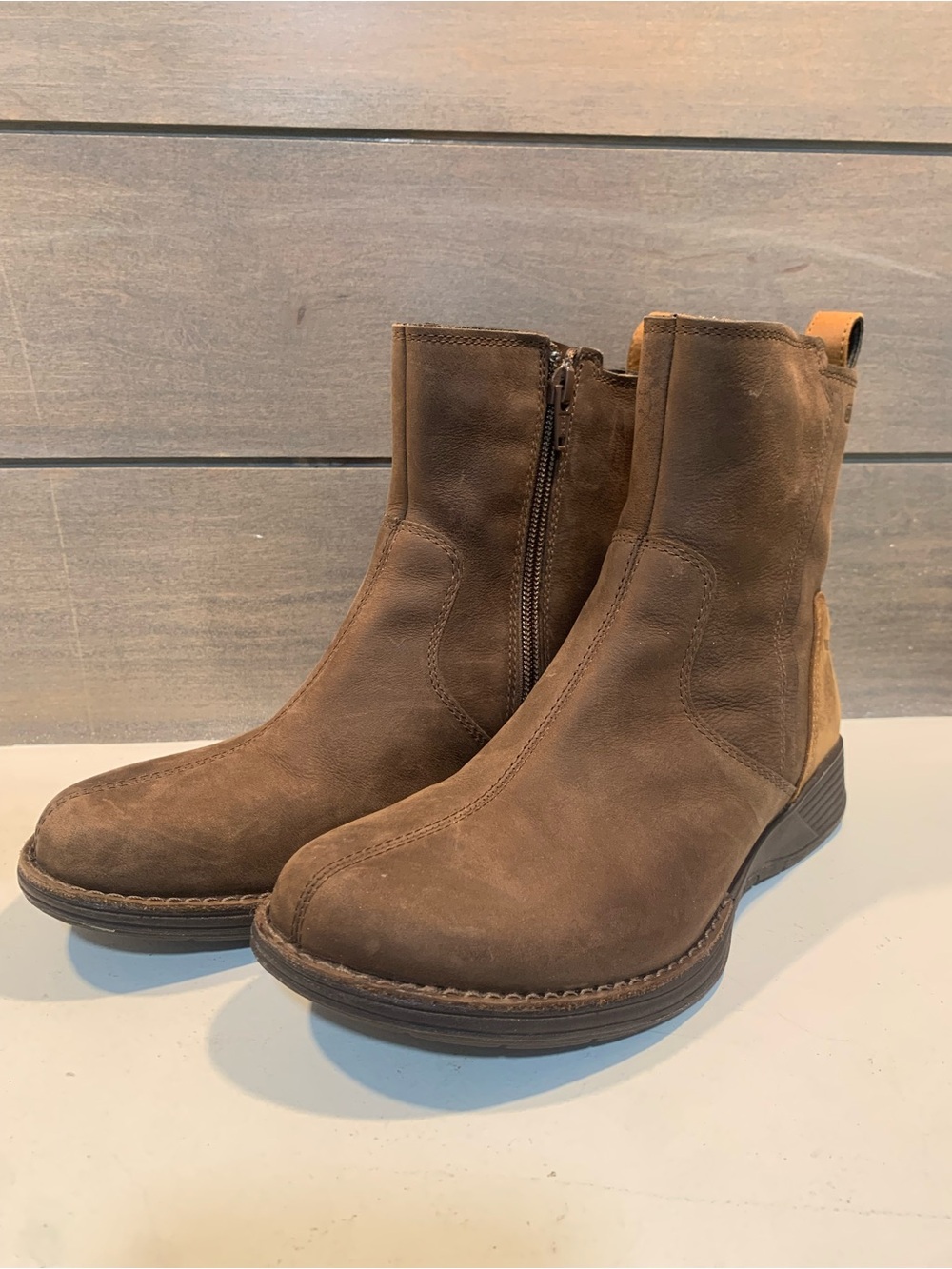 Merrell Womens Tan Leather Ankle Boots Zip Closure Waterproof Size 5 Western